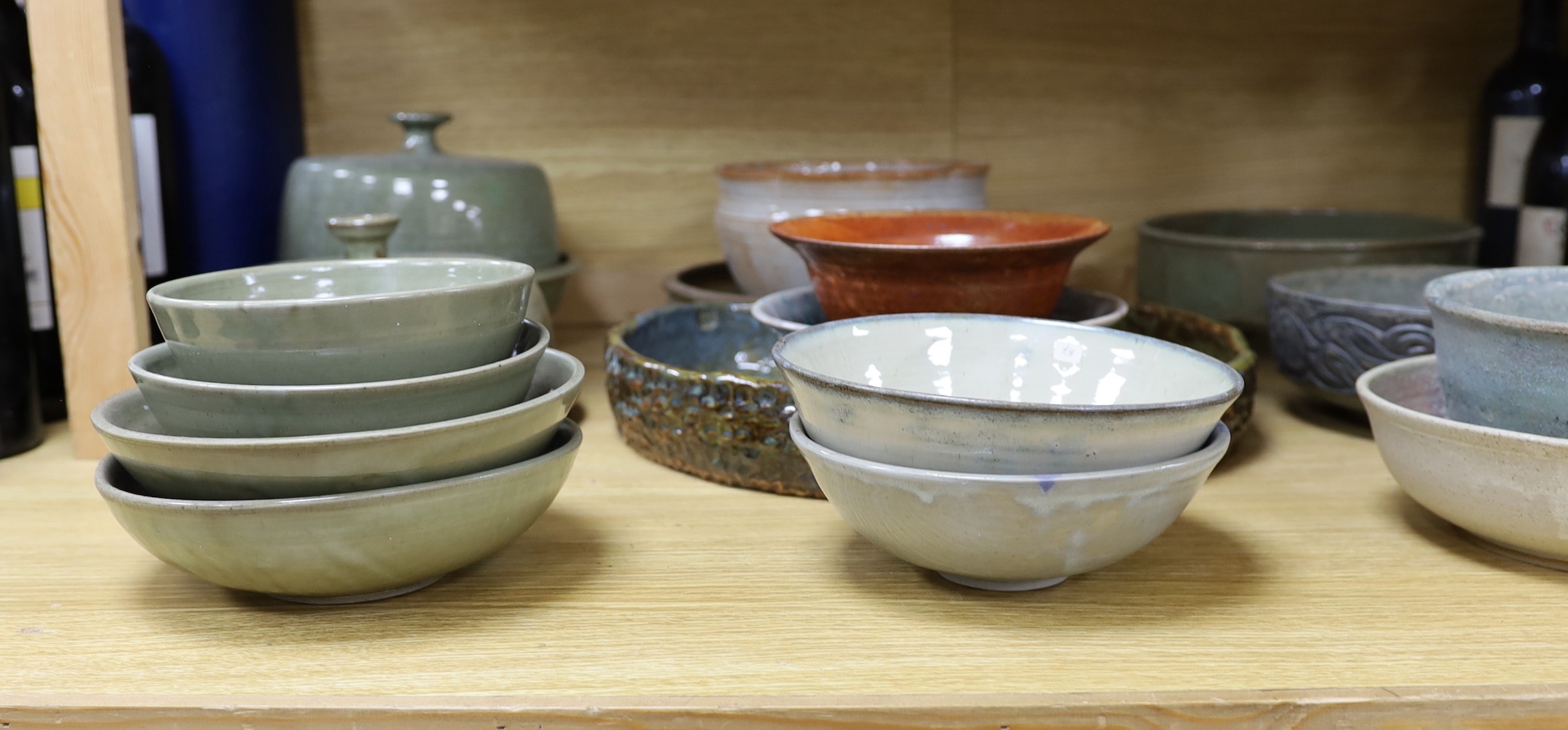 Susan Threadgold - a large group of studio pottery bowls, two covered dishes and a bonsai dish (15)